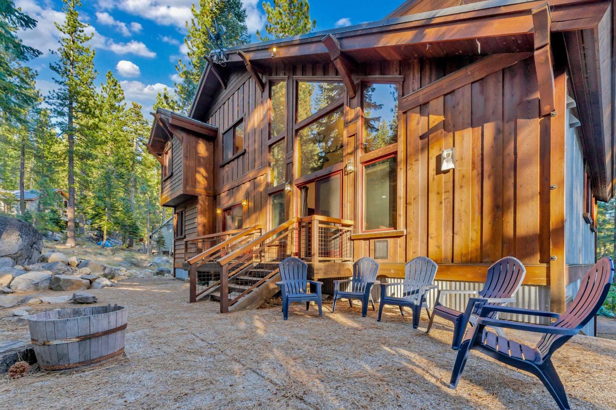 Modern Chalet: Hot Tub & Game Room Near Skiing Soda Springs Exterior photo